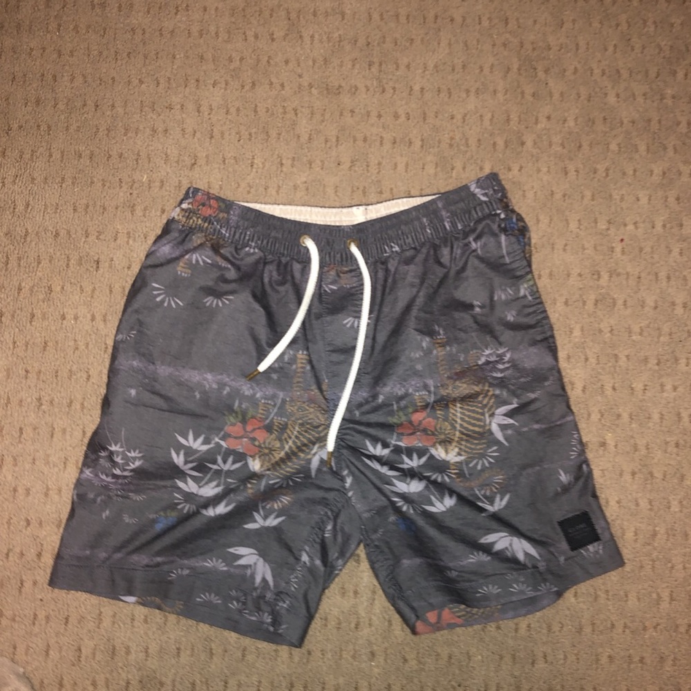 VINTAGE TROPICAL SHORTS